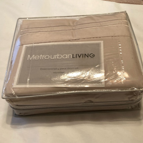 Metro Urban Living Microfiber Sheet Set, NWT,  Queen - Picture 1 of 4